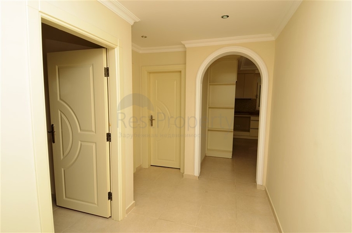 شقة بتخطيط 2+1 بمساحة واسعة في منطقة محمودلار – ألانيا