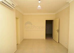 شقة بتخطيط 2+1 بمساحة واسعة في منطقة محمودلار – ألانيا