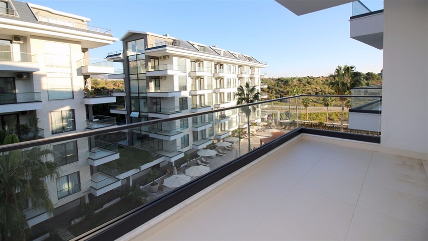 شقة ضمن مجمع سكني فاخر في منطقة كاستل – ألانيا