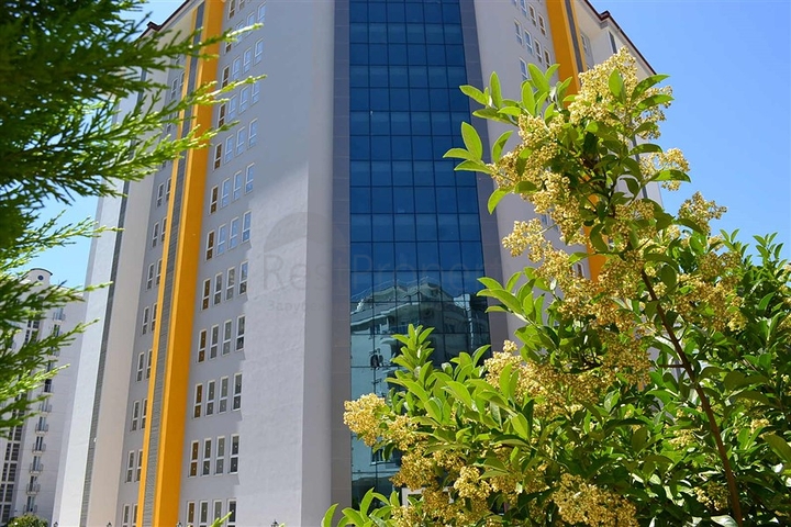 شقة بتخطيط 1+1 في وسط محمودلار – ألانيا