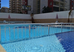 شقة بتخطيط 1+1 في وسط محمودلار – ألانيا