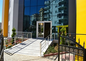 شقة بتخطيط 1+1 في وسط محمودلار – ألانيا