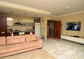 شقة مؤثثة على الخط الأول من البحر في مركز ألانيا