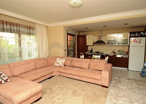 شقة مؤثثة على الخط الأول من البحر في مركز ألانيا