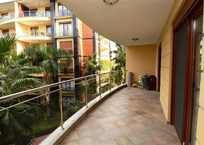 شقة مؤثثة على الخط الأول من البحر في مركز ألانيا