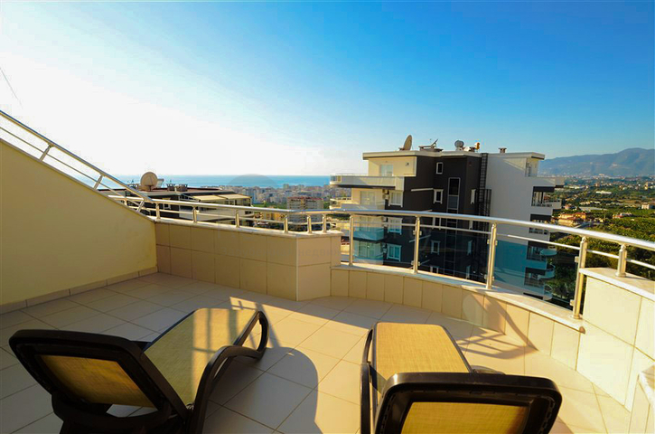 دوبلكس مؤثثة بالكامل في منطقة محمودلار – ألانيا