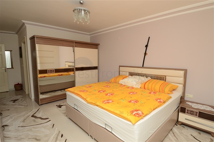 دوبلكس مؤثثة بالكامل في منطقة محمودلار – ألانيا