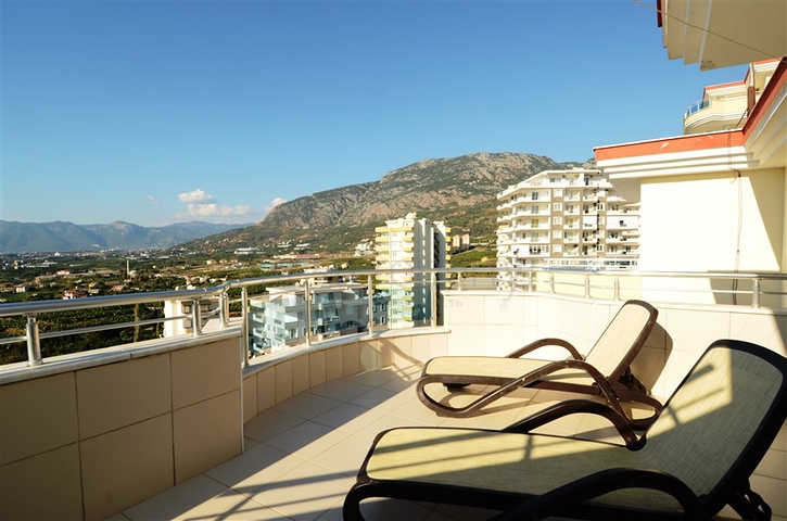 دوبلكس مؤثثة بالكامل في منطقة محمودلار – ألانيا