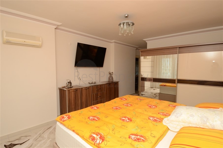 دوبلكس مؤثثة بالكامل في منطقة محمودلار – ألانيا