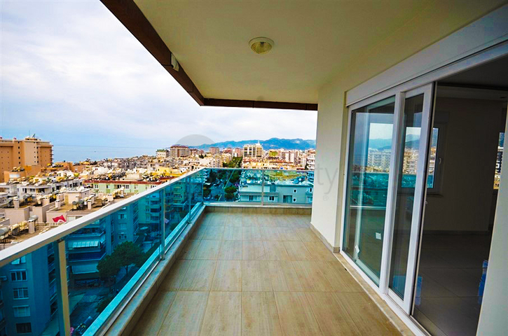 شقة بنتهاوس مع مناظر ساحرة لاتوصف في منطقة محمودلار – ألانيا