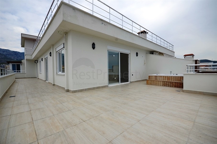 شقة بنتهاوس مع مناظر ساحرة لاتوصف في منطقة محمودلار – ألانيا