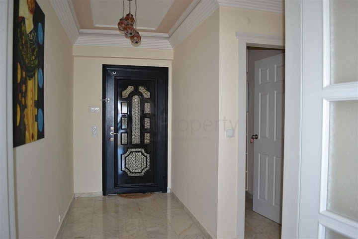 شقة مؤثثة بإطلالة مباشرة على البحر في منطقة محمودلار – ألانيا