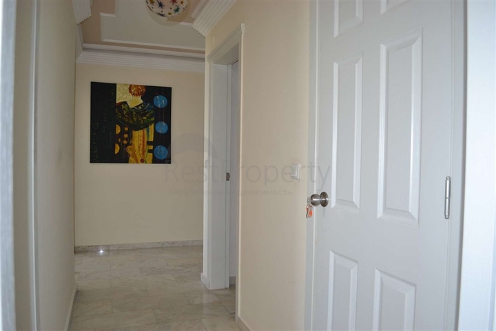 شقة مؤثثة بإطلالة مباشرة على البحر في منطقة محمودلار – ألانيا