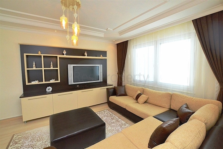 شقة عائلية واسعة مؤثثة في منطقة محمودلار – ألانيا
