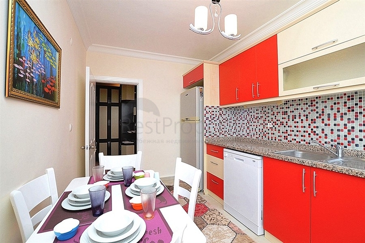 شقة عائلية واسعة مؤثثة في منطقة محمودلار – ألانيا