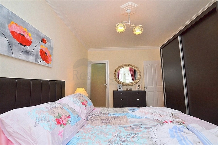 شقة عائلية واسعة مؤثثة في منطقة محمودلار – ألانيا