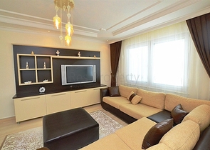 شقة عائلية واسعة مؤثثة في منطقة محمودلار – ألانيا