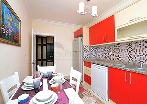 شقة عائلية واسعة مؤثثة في منطقة محمودلار – ألانيا