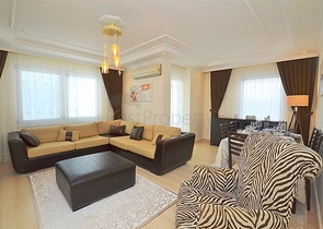 شقة عائلية واسعة مؤثثة في منطقة محمودلار – ألانيا