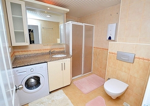 شقة عائلية واسعة مؤثثة في منطقة محمودلار – ألانيا