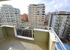 شقة عائلية واسعة مؤثثة في منطقة محمودلار – ألانيا