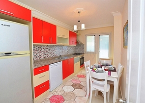 شقة عائلية واسعة مؤثثة في منطقة محمودلار – ألانيا