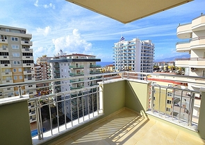 شقة عائلية واسعة مؤثثة في منطقة محمودلار – ألانيا