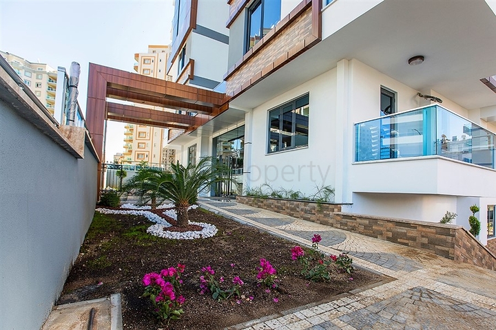 شقق ضمن مجمع سكني في منطقة محمودلار – ألانيا