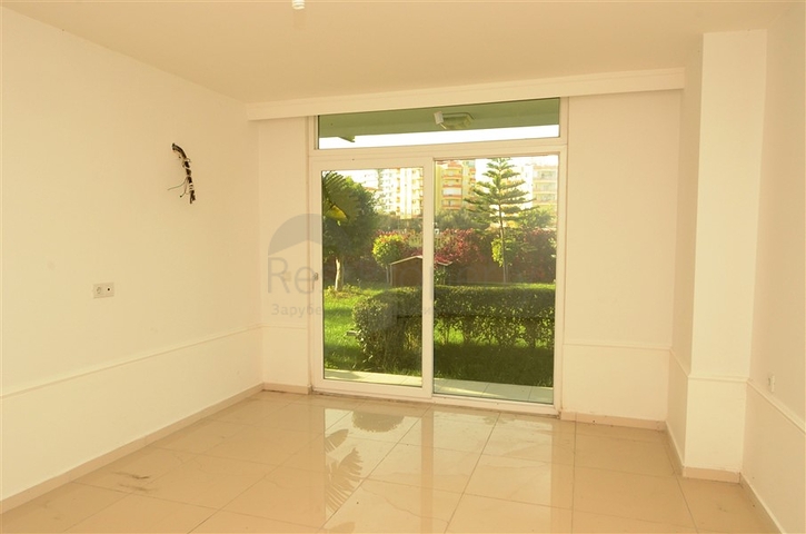 شقة دوبلكس مع إمكانية الوصول إلى الحديقة في منطقة كاستل – ألانيا