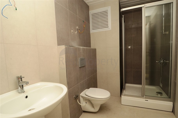 شقة دوبلكس مع إمكانية الوصول إلى الحديقة في منطقة كاستل – ألانيا