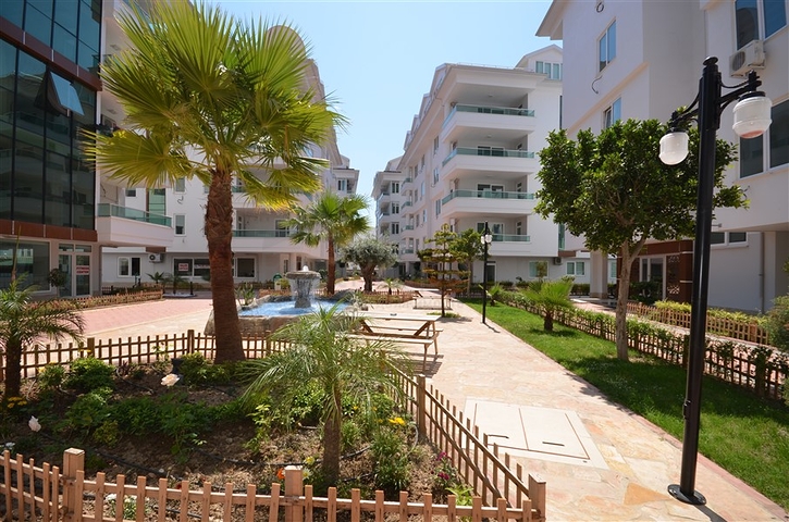 شقة دوبلكس مع إمكانية الوصول إلى الحديقة في منطقة كاستل – ألانيا