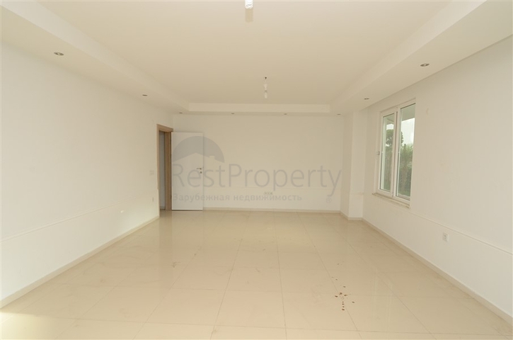 شقة دوبلكس مع إمكانية الوصول إلى الحديقة في منطقة كاستل – ألانيا