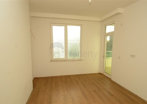 شقة دوبلكس مع إمكانية الوصول إلى الحديقة في منطقة كاستل – ألانيا