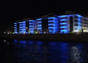 شقة دوبلكس مع إمكانية الوصول إلى الحديقة في منطقة كاستل – ألانيا