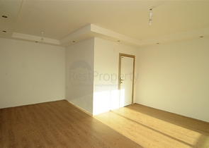 شقة دوبلكس مع إمكانية الوصول إلى الحديقة في منطقة كاستل – ألانيا