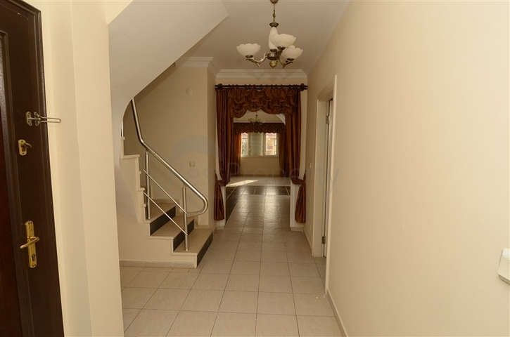 شقة دوبلكس واسعة في مركز منطقة أوبا – ألانيا