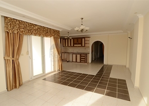 شقة دوبلكس واسعة في مركز منطقة أوبا – ألانيا