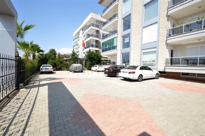 شقة مريحة ضمن مجمع على الخط الاول من البحر في منطقة كاستل – ألانيا