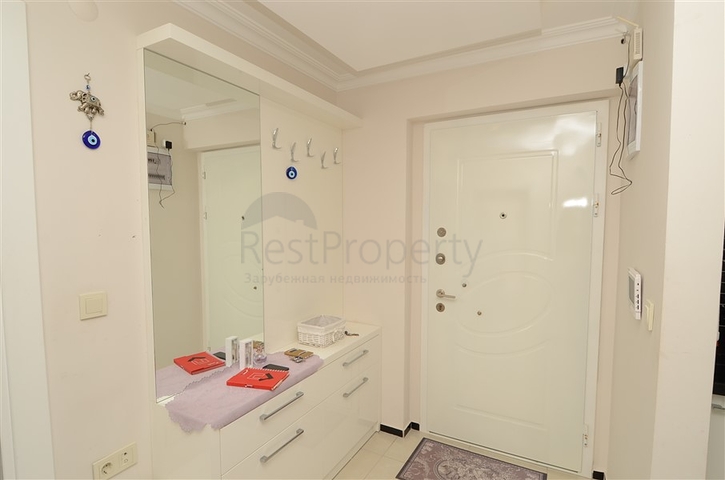 شقة مريحة ضمن مجمع على الخط الاول من البحر في منطقة كاستل – ألانيا