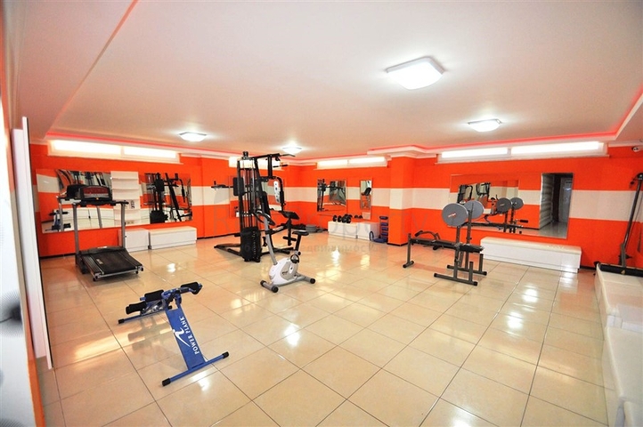 شقة مريحة ضمن مجمع على الخط الاول من البحر في منطقة كاستل – ألانيا