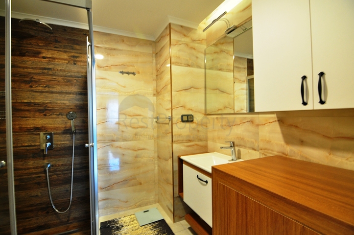 مشروع إستثماري حديث على الخط الاول في منطقة محمودلار - ألانيا