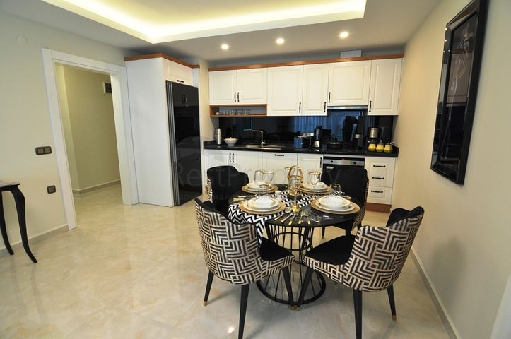 مشروع إستثماري حديث على الخط الاول في منطقة محمودلار - ألانيا