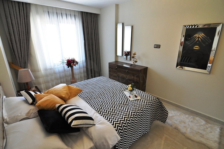 مشروع إستثماري حديث على الخط الاول في منطقة محمودلار - ألانيا