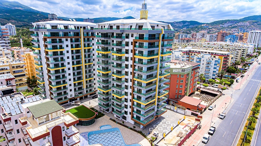 مشروع إستثماري حديث على الخط الاول في منطقة محمودلار - ألانيا