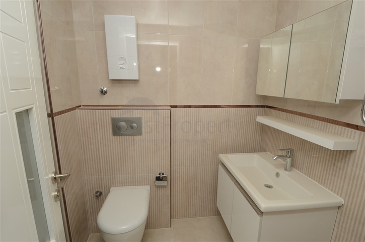 شقة بتخطيط 1+1 ضمن مجمع حديث في منطقة أوبا – ألانيا