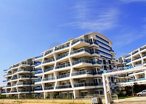 شقة بتخطيط 1+1 ضمن مجمع حديث في منطقة أوبا – ألانيا