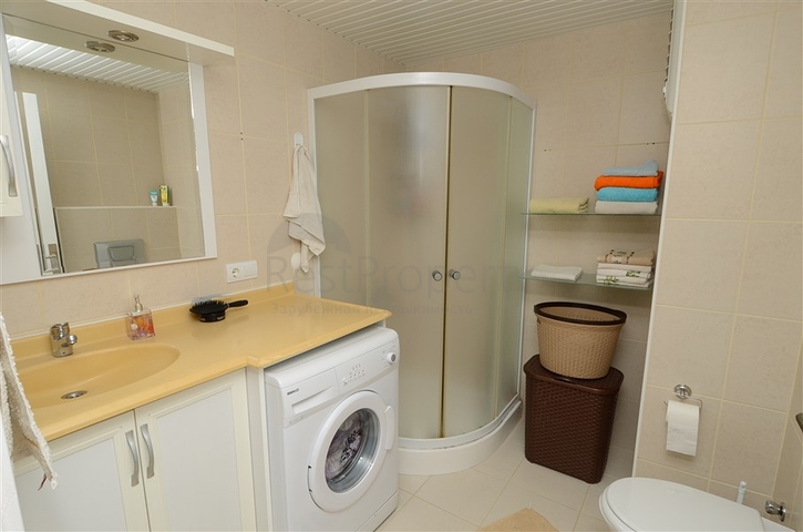 شقة واسعة ضمن مجمع سكني في منطقة أفسلار – ألانيا