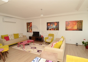 شقة واسعة ضمن مجمع سكني في منطقة أفسلار – ألانيا