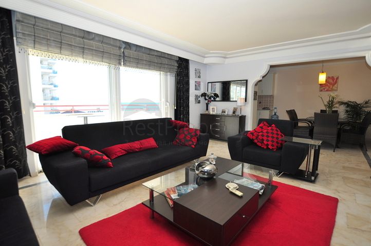 شقة مؤثثة بتصميم مميز في منطقة محمودلار – ألانيا