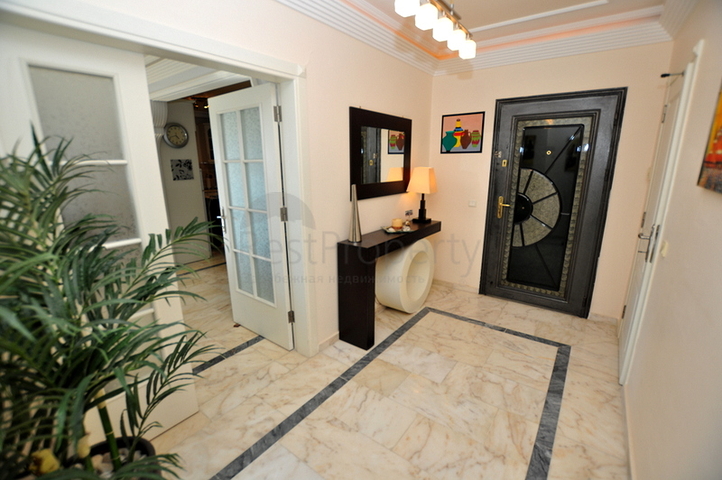 شقة مؤثثة بتصميم مميز في منطقة محمودلار – ألانيا